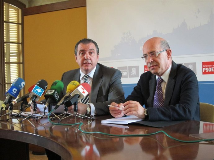 Toribio Plaza (Izquierda), Y El Compañero De Grupo, Arturo Ferreras.