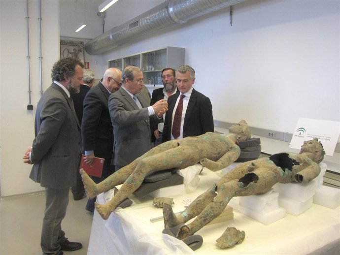 Plata Visita Los Dos Efebos De Bronce Del Alto Imperio Romano