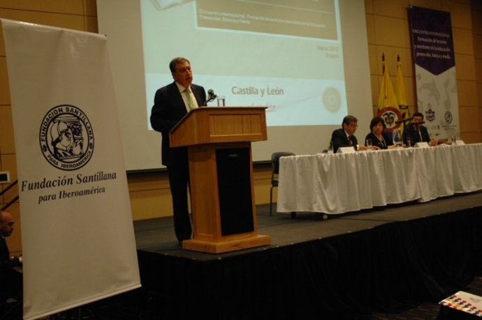 El Consejero De Educación, Juan José Mateos, Durante Su Intervención