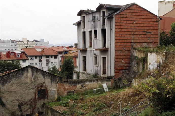 Edificio Calle Africa En Santander 