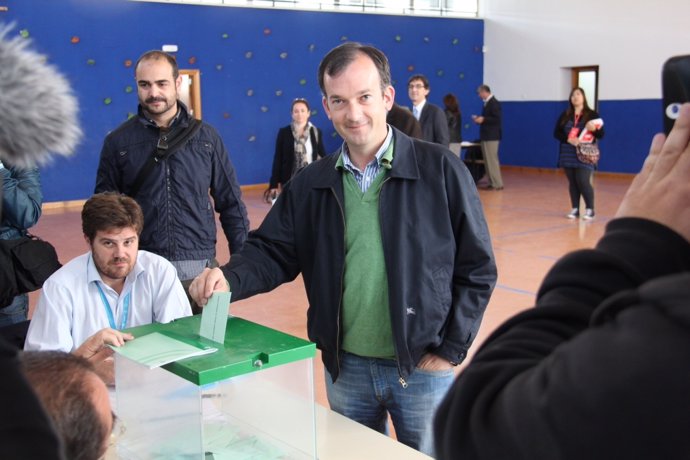 De La Herrán Ejerciendo Su Derecho Al Voto