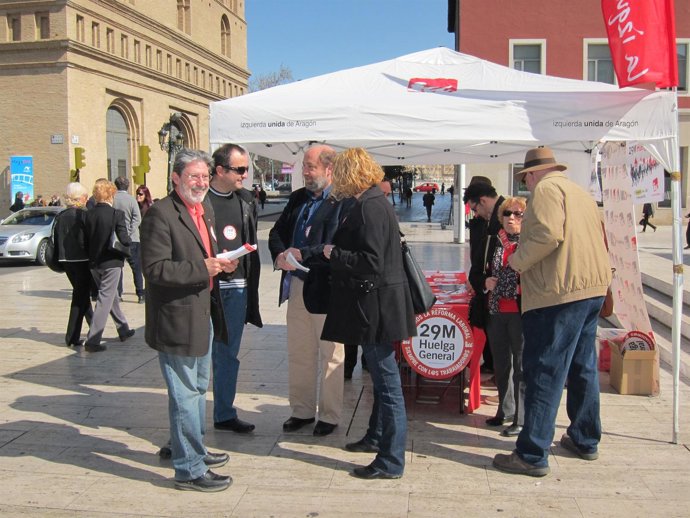Mesa Informativa IU Para El 29M