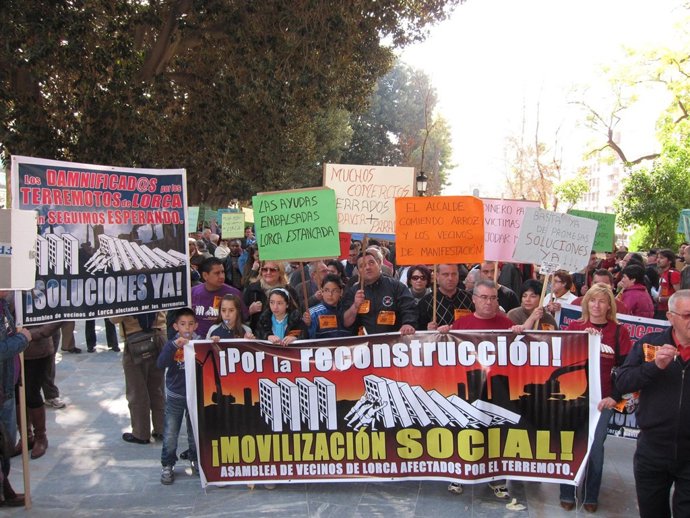 Concentración-Protesta Por El Estancamiento De Las Ayudas Por Los Terremotos 