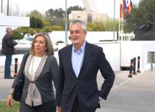 Griñán, A Su Llegada Al Hotel Renacimiento