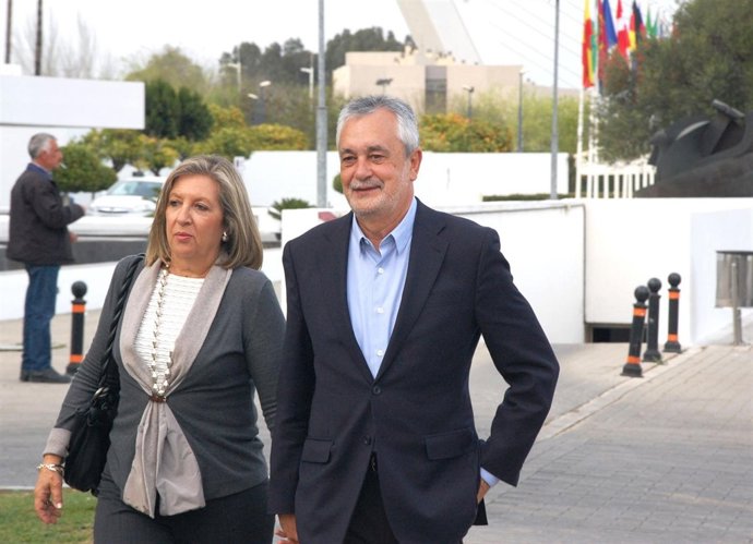 Griñán, A Su Llegada Al Hotel Renacimiento