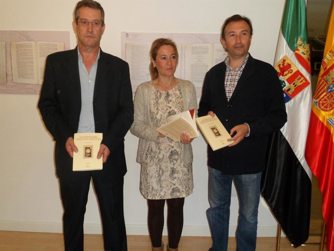 La Diputación Ensalza En Un Libro El "Papel Preponderante" De Diputados Extremeñ