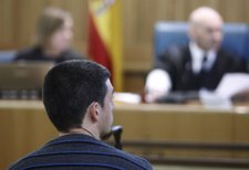 Javier Aguirre Ibáñez, Juzgado Por Colocar Un Artefacto Explosivo En Vitoria