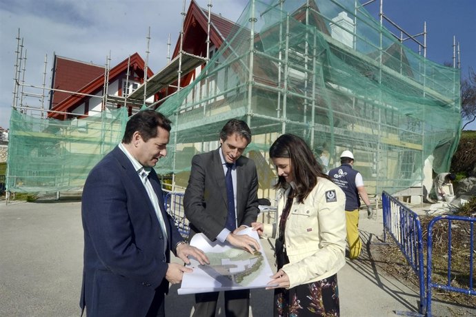 Íñigo De La Serna En Una Visita A La Casa De Los Guardeses
