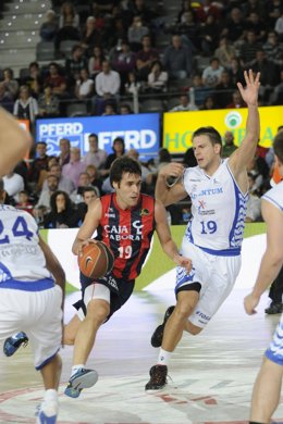 San Emeterio Y Mario Stojic, Caja Laboral - Lucentum Alicante (Baloncesto)