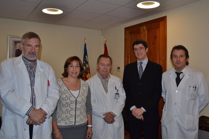 Cirujanos Del Provincial De Castellón Con Doctores Italianos Y Susana Marqués