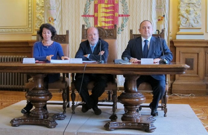 Mercedes Cantalapiedra, León De La Riva Y Óscar Mena