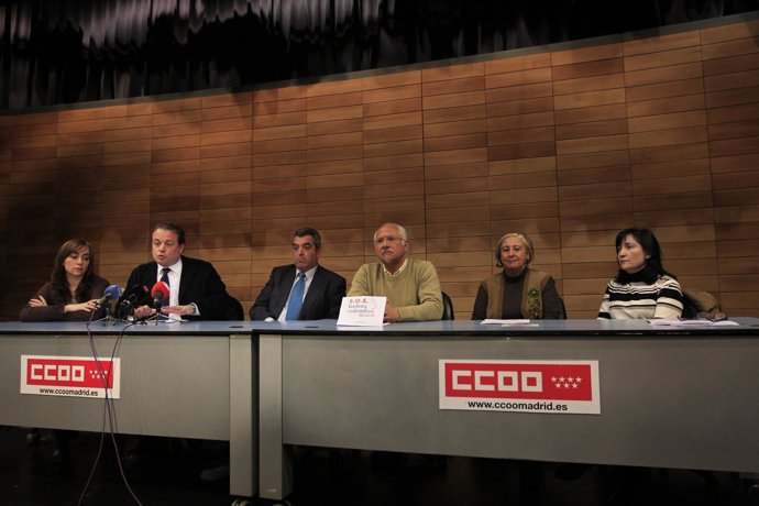 Familiares De Niños Robados Durante El Franquismo
