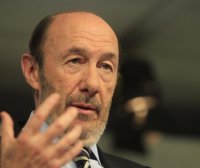 Rubalcaba admite que preferiría una CDC "radicalmente autonomista" e invita a pedir al PP su opinión 