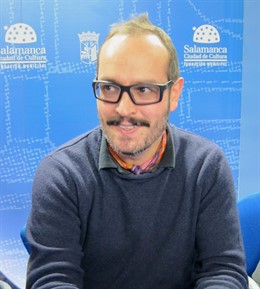 El Cineasta Gabriel Velázquez Durante La Presentación De 'Iceberg'..