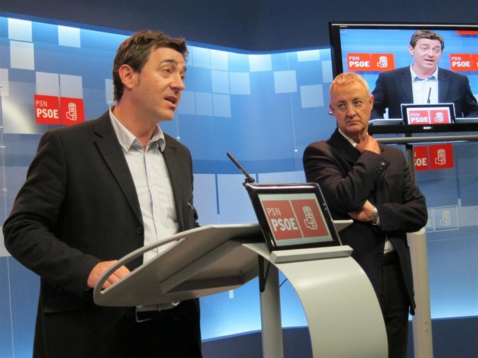 Roberto Jiménez Junto A Jesús Caldera En La Sede Del PSN.
