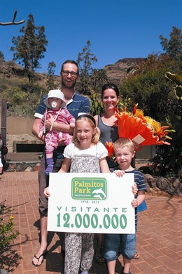 Turista 12 Millones De Palmitos Park