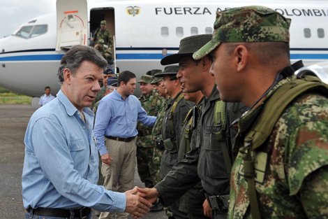El Presidente Santos Visita A Las Tropas Desplegadas Contra Las FARC