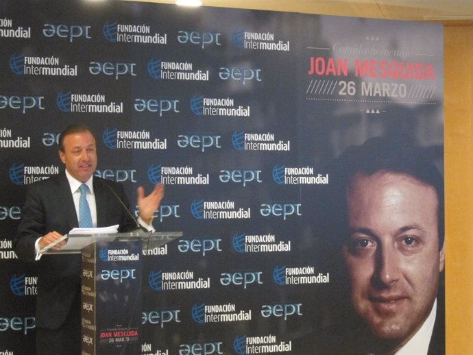 Joan Mesquida Recibe En Madrid El Homenaje Del Sector
