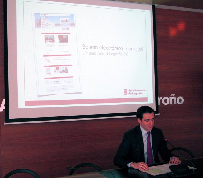 Sáinz Presenta El Boletín Electrónico Municipal