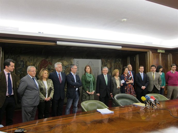 El Alcalde De León Respaldado Por El Equipo De Gobierno