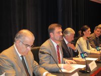 NCG Banco insiste en que "el único escenario" es continuar "en solitario, como proyecto autónomo e independiente"