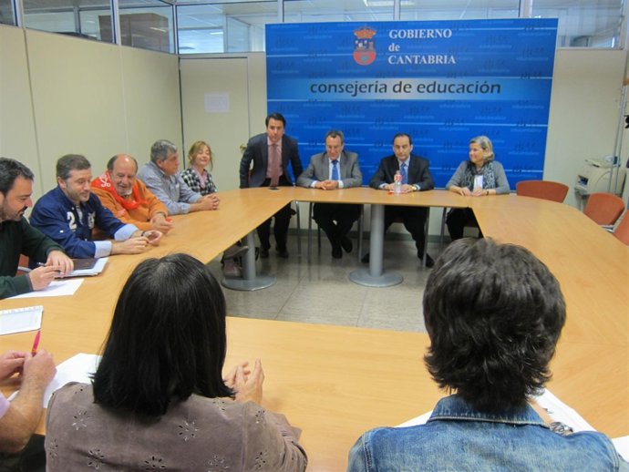 Serna Recibe A Los Miembros De La Junta De Personal Docente