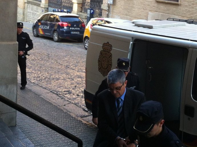 Francisco Javier Puyó, A La Entrada De La Audiencia