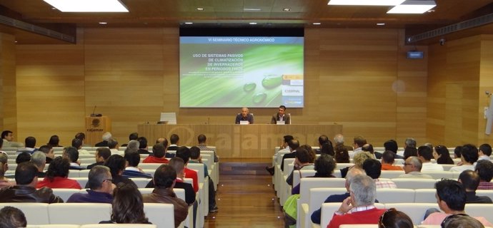 Presentación De Un Proyecto De Invernadero De Fundación Cajamar