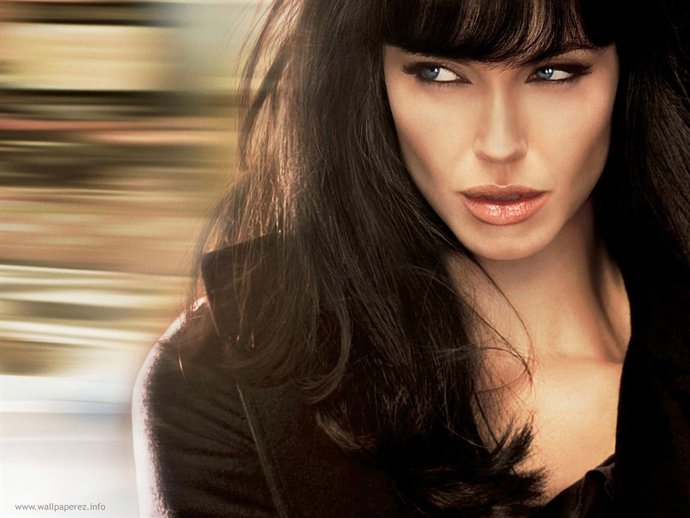 Angelina Jolie En Salt