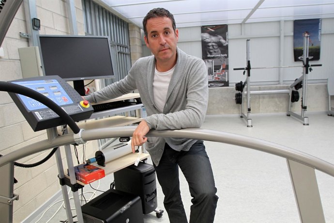  Mikel Izquierdo, En El Laboratorio De Biomecánica Y Fisiología 