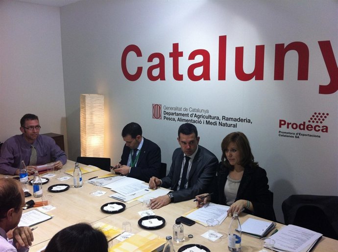 Reunión En El Marco Del Foro Del Olivar.