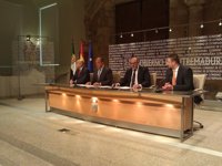 Monago confirma que en la jornada de huelga "cumplirá con su obligación" de asistir al pleno de la Asamblea