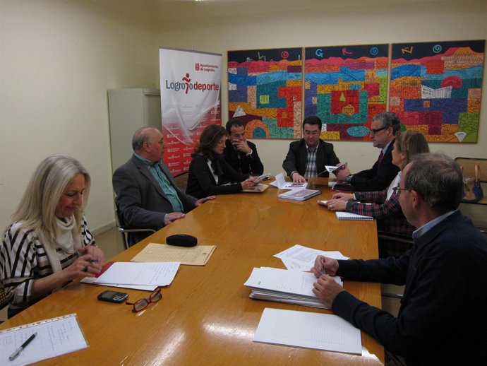 Imagen De La Reunión Del Consejo De Logroño Deporte