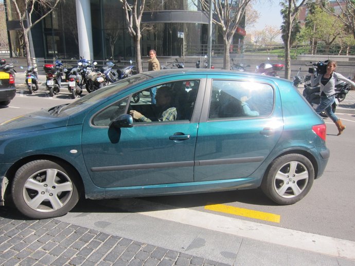 Coche Policial Con Detenidos Por La Trama De Las ITV Catalanas