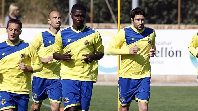 Cani En Un Entrenamiento Con El Villarreal