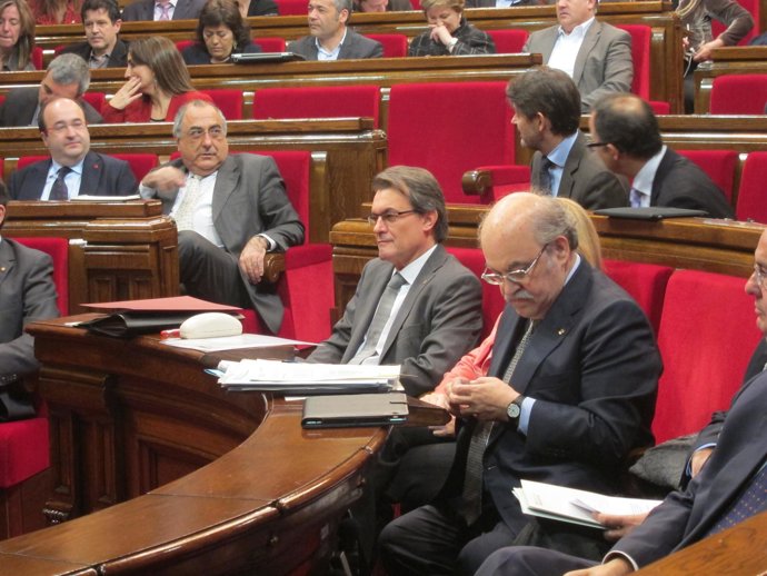 Artur Mas Y Andreu Mas-Colell, En El Pleno Del Parlament