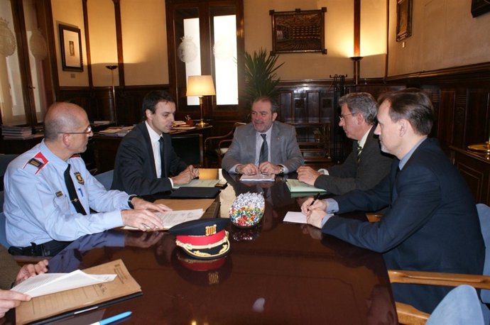 Reunión Mossos Y Diputación De Lleida Para Evaluar Somatenes