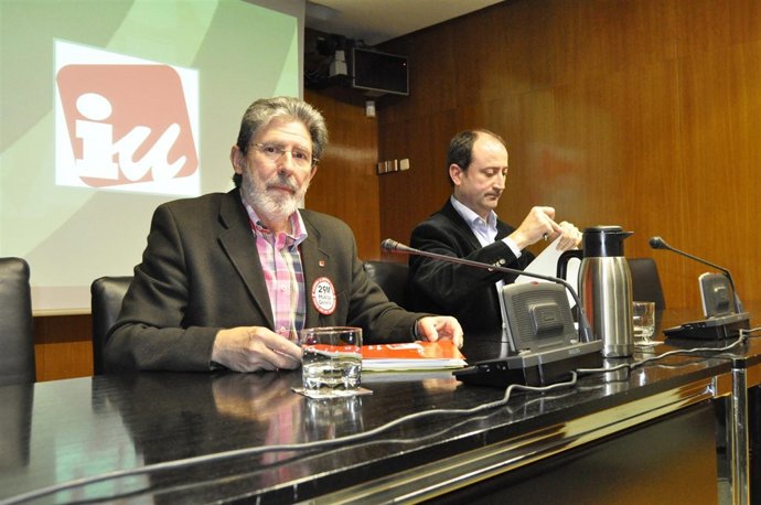 Rueda De Prensa Del Grupo De IU