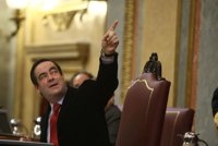 Elorza ve un gasto "superfluo" el cuadro de Bono, Narbona pide austeridad y Caldera apunta que el suyo fue "más barato"