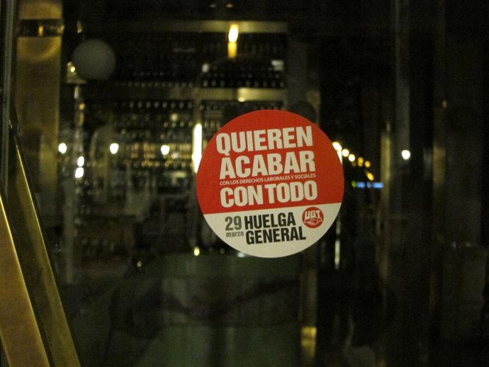 Pegatina De La Huelga En Un Establecimiento