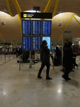 Aeropuerto De Barajas Durante La Huelga Del 29-M