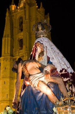 El Paso De 'La Dolorosa' Que Inicia Las Procesiones En La Capital Leonesa.