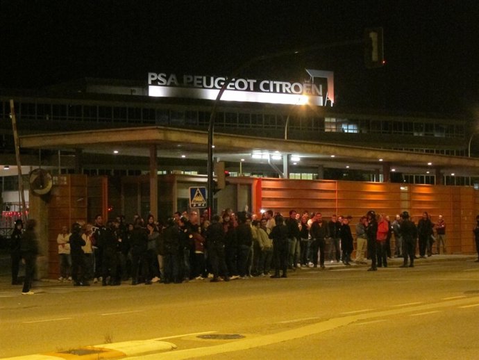 Piquete Citroën Vigo Turno De Noche Huelga 29 Marzo 2012