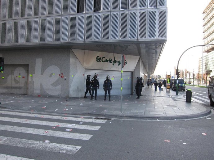 El Corte Inglés De Pamplona, El Día De La Huelga Del 29M.