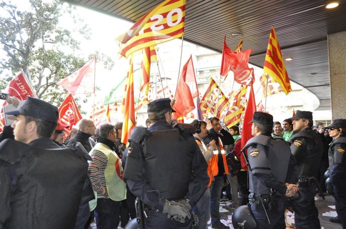 Los Piquetes Ante El Corte Inglés