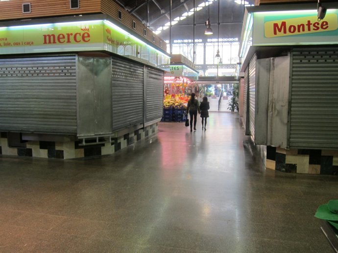 Paradas Del Mercado De La Concepció De Barcelona Cerradas Por La Huelga General