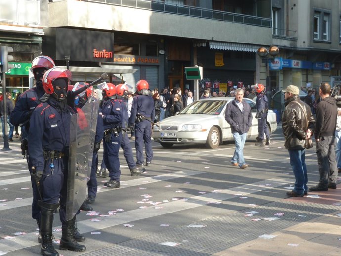 Concentraciones Frente A El Corte Inglés De Vitoria.