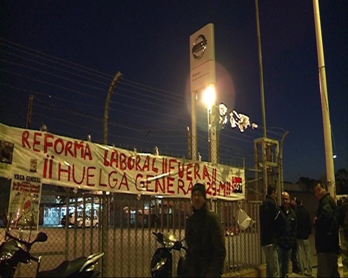 Nissan secunda la huelga general sin incidentes