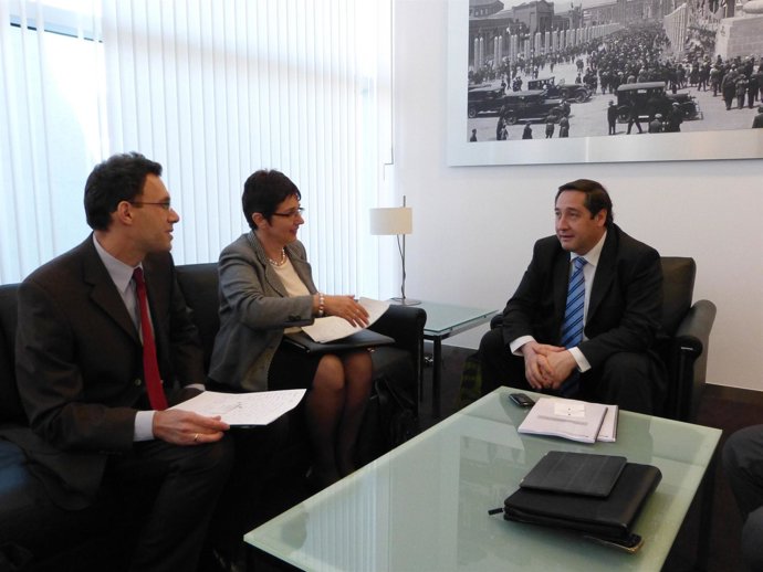 Josep Maria Pelegrí Se Reúne Con Representantes De Hungría