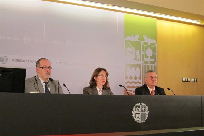 Los Viceconsejeros Miguel Buen, Juan Carlos Ramos Y Sonia Pérez